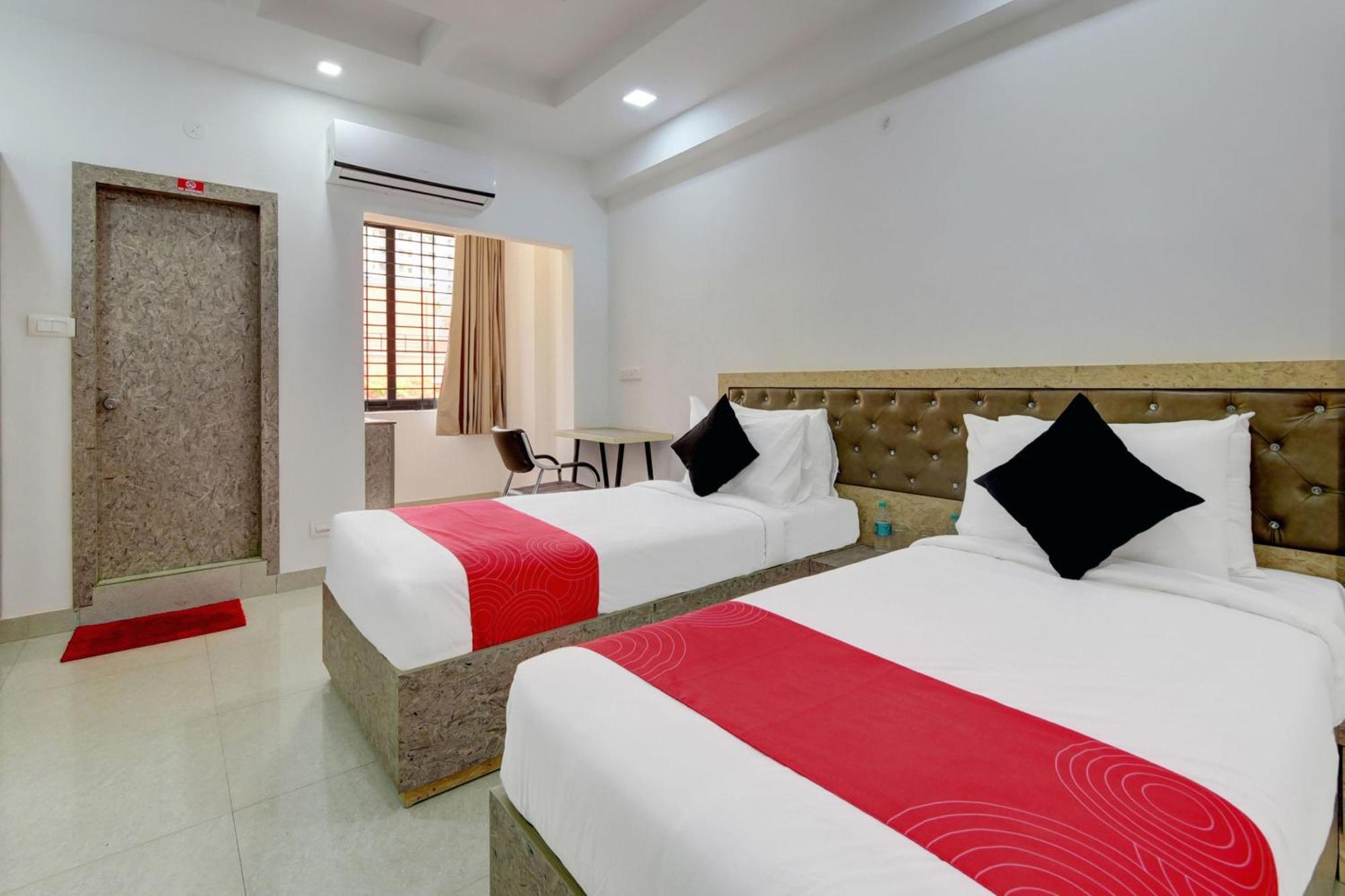Hotel Super Grand Collection O Near Sarjapur Road Near 7D Voyage Bangalore Esterno foto