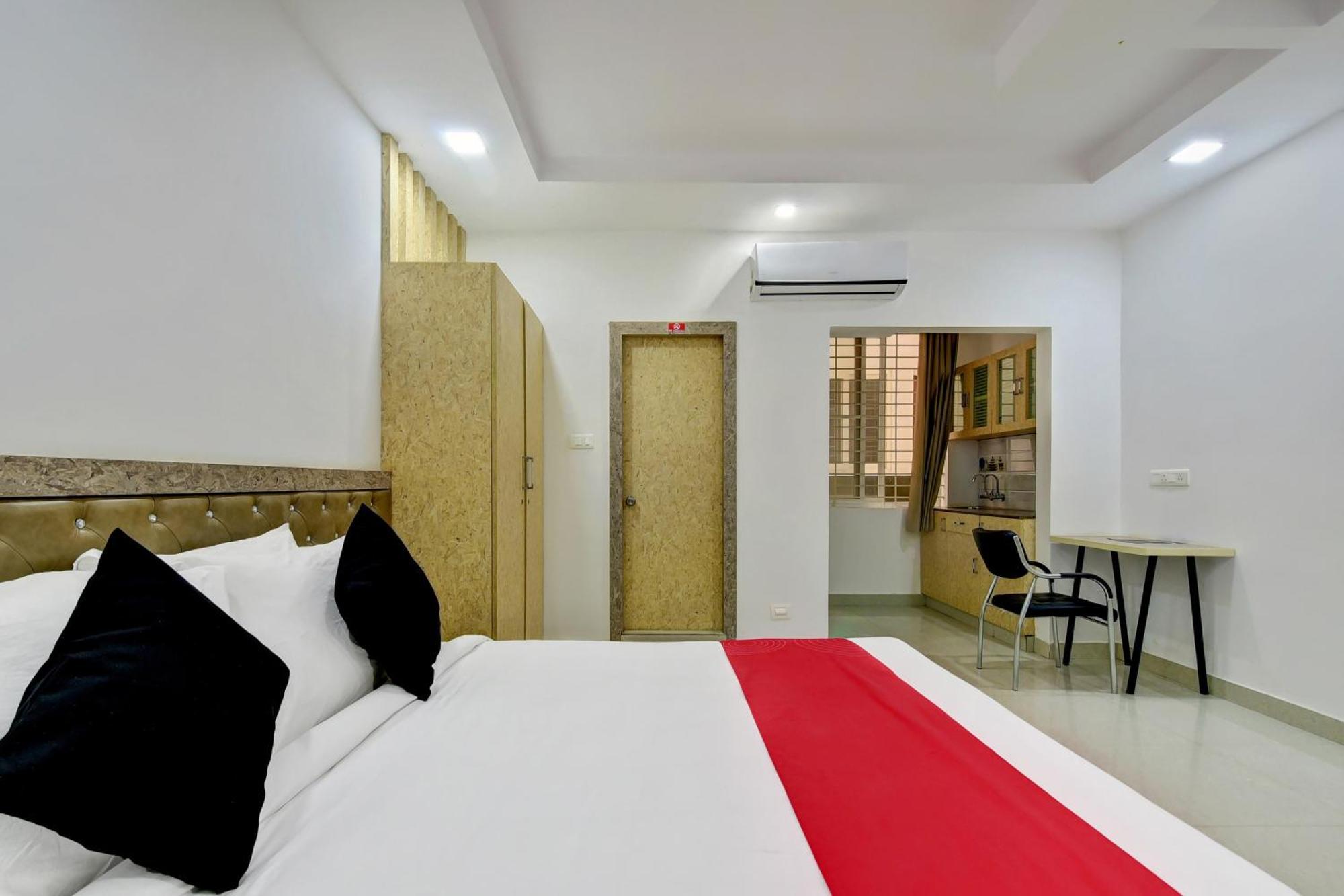 Hotel Super Grand Collection O Near Sarjapur Road Near 7D Voyage Bangalore Esterno foto