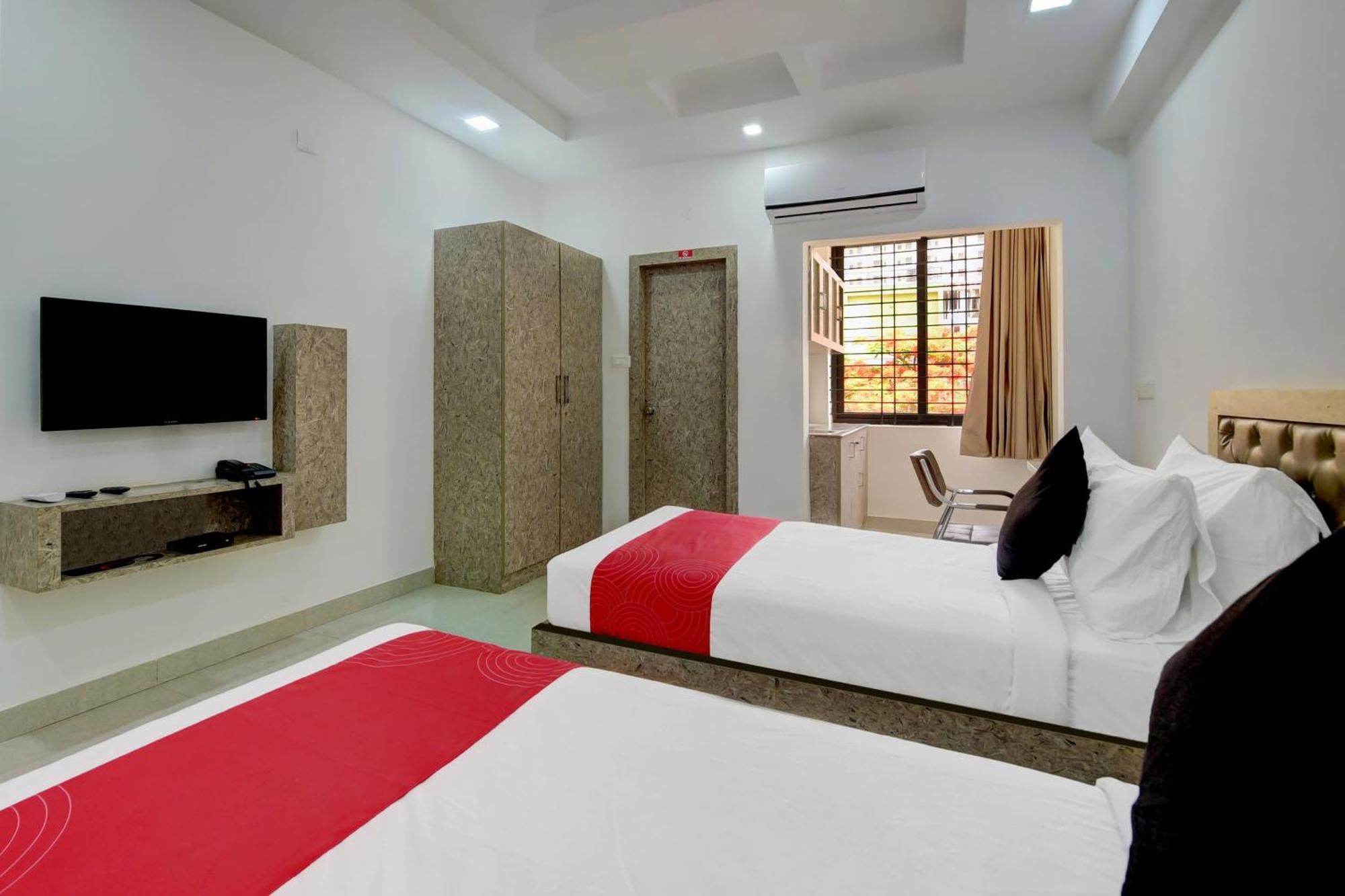 Hotel Super Grand Collection O Near Sarjapur Road Near 7D Voyage Bangalore Esterno foto