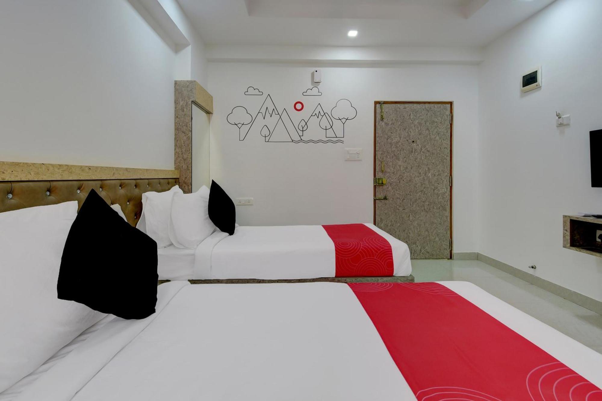 Hotel Super Grand Collection O Near Sarjapur Road Near 7D Voyage Bangalore Esterno foto