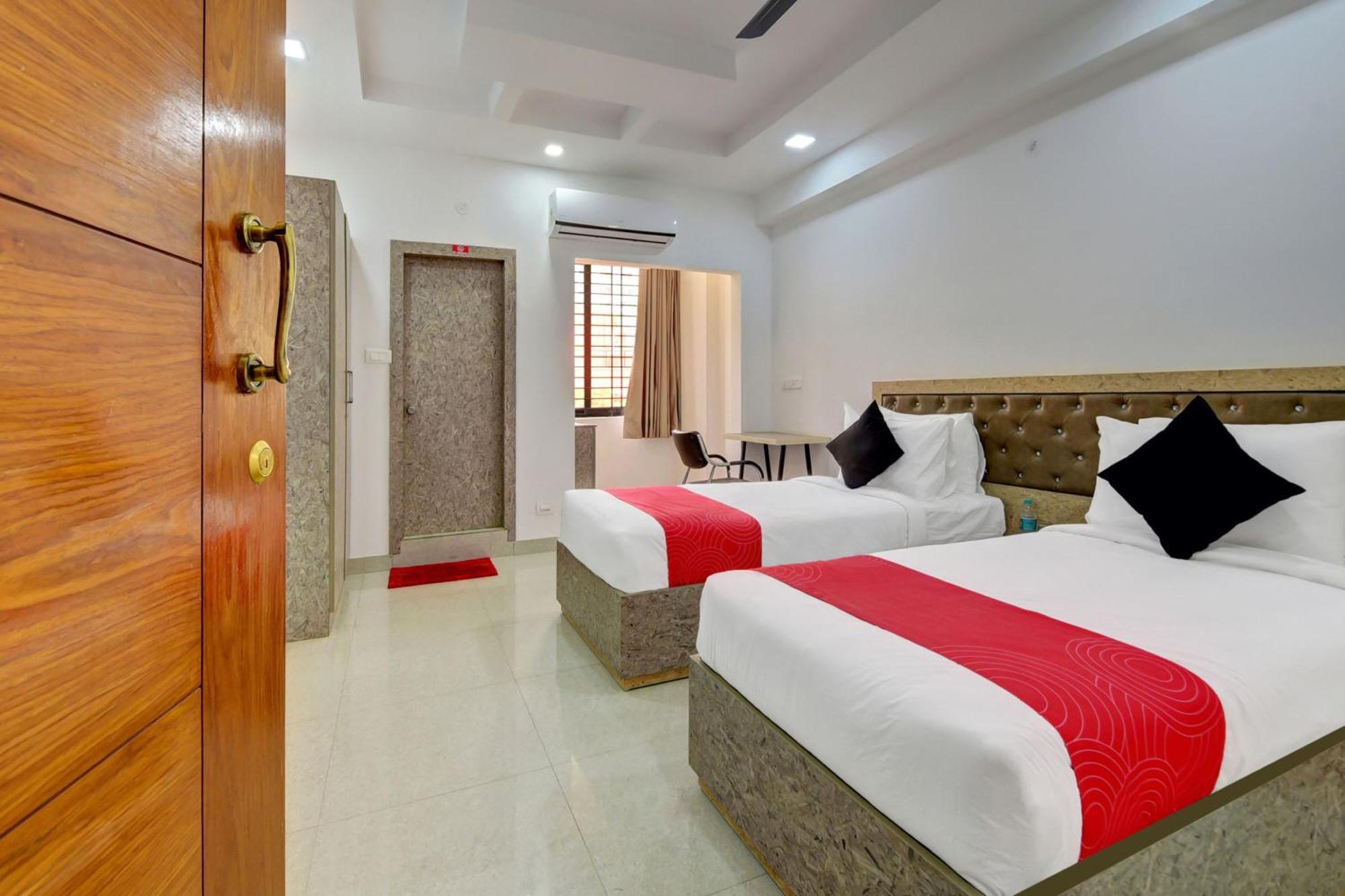 Hotel Super Grand Collection O Near Sarjapur Road Near 7D Voyage Bangalore Esterno foto