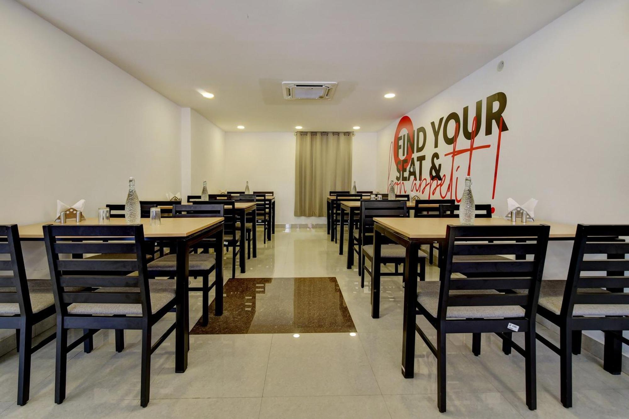 Hotel Super Grand Collection O Near Sarjapur Road Near 7D Voyage Bangalore Esterno foto