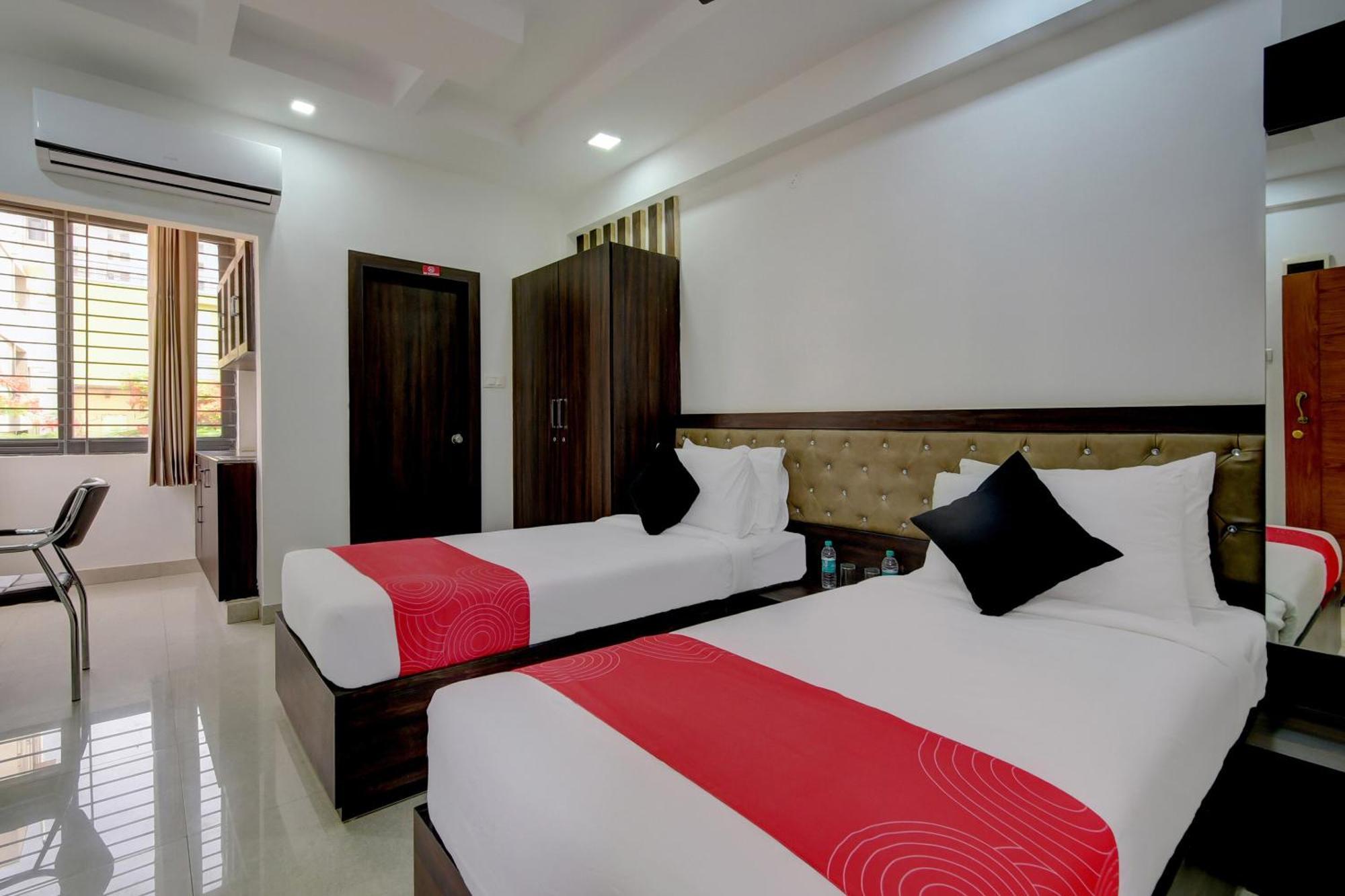 Hotel Super Grand Collection O Near Sarjapur Road Near 7D Voyage Bangalore Esterno foto