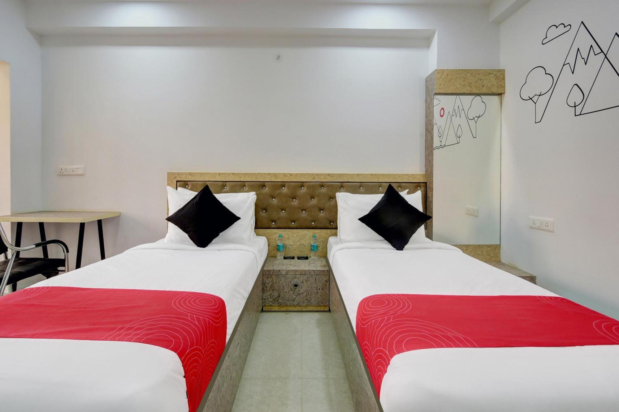 Hotel Super Grand Collection O Near Sarjapur Road Near 7D Voyage Bangalore Esterno foto