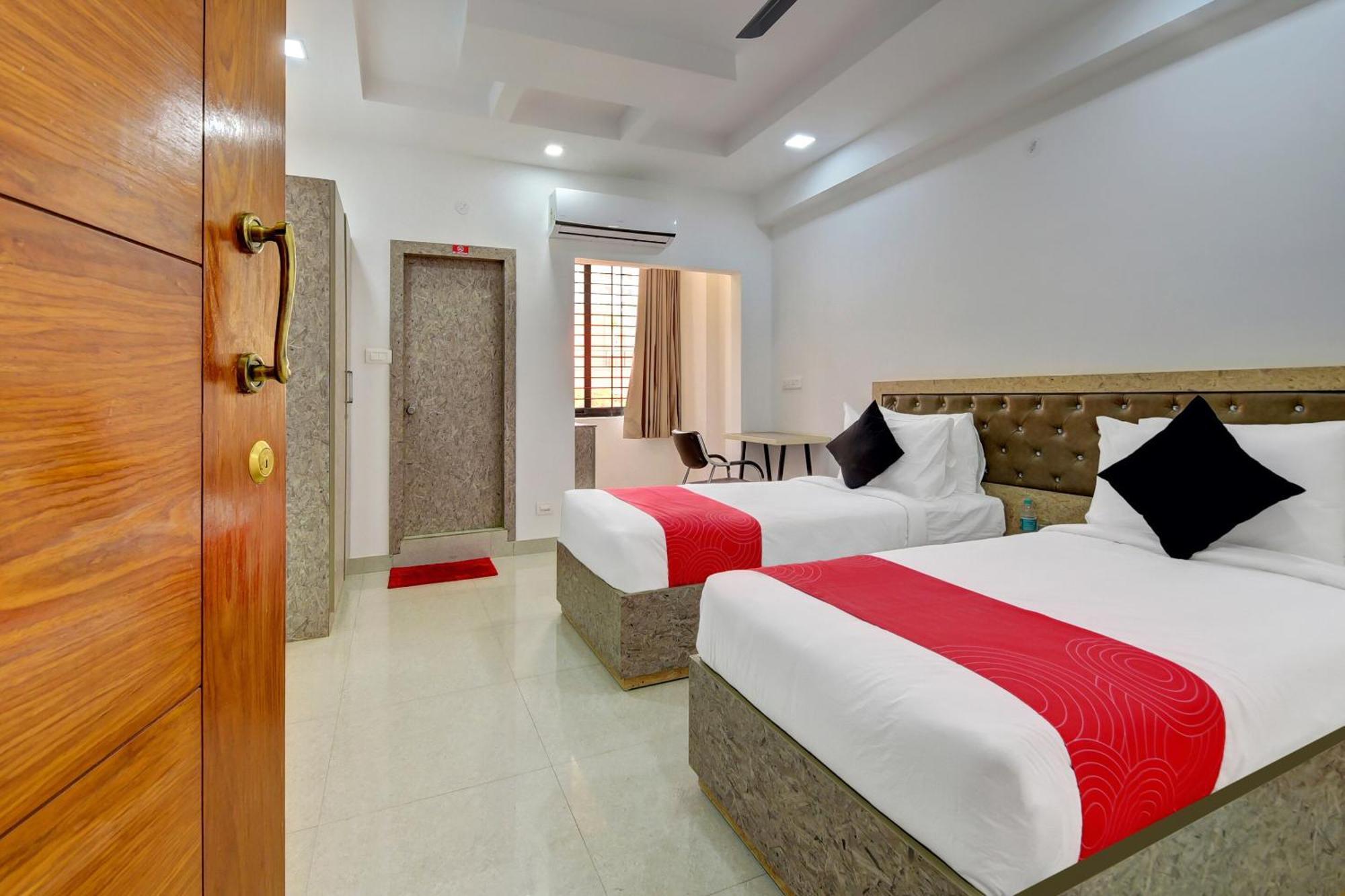 Hotel Super Grand Collection O Near Sarjapur Road Near 7D Voyage Bangalore Esterno foto
