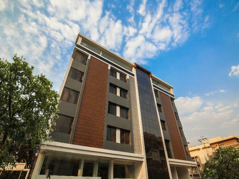 Hotel Super Grand Collection O Near Sarjapur Road Near 7D Voyage Bangalore Esterno foto