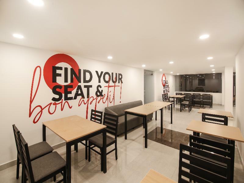 Hotel Super Grand Collection O Near Sarjapur Road Near 7D Voyage Bangalore Esterno foto