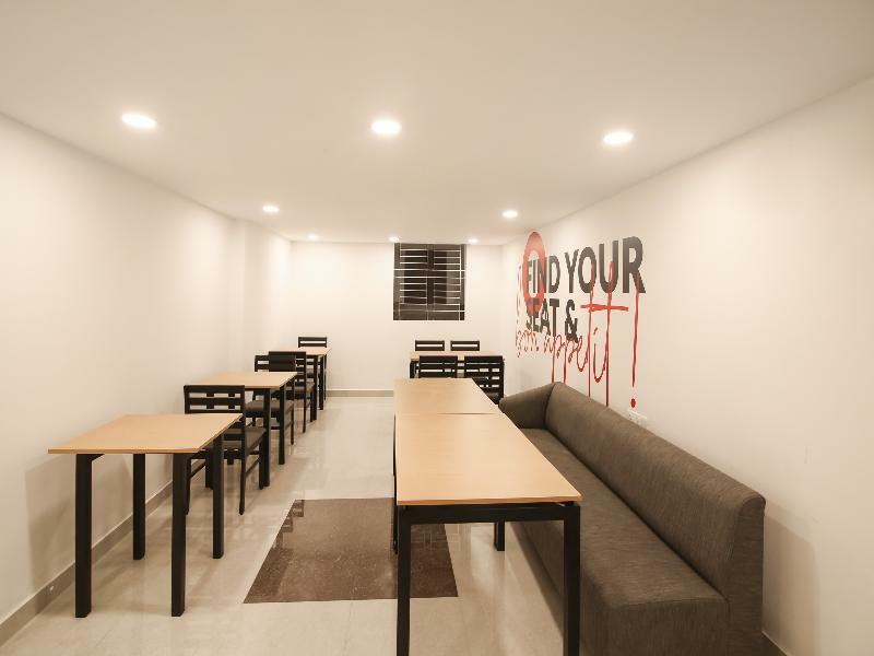Hotel Super Grand Collection O Near Sarjapur Road Near 7D Voyage Bangalore Esterno foto