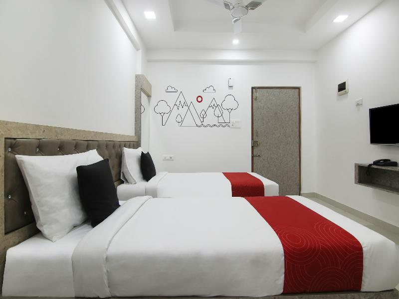 Hotel Super Grand Collection O Near Sarjapur Road Near 7D Voyage Bangalore Esterno foto