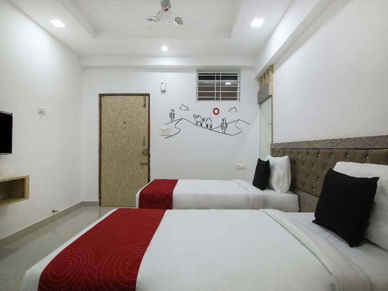 Hotel Super Grand Collection O Near Sarjapur Road Near 7D Voyage Bangalore Esterno foto