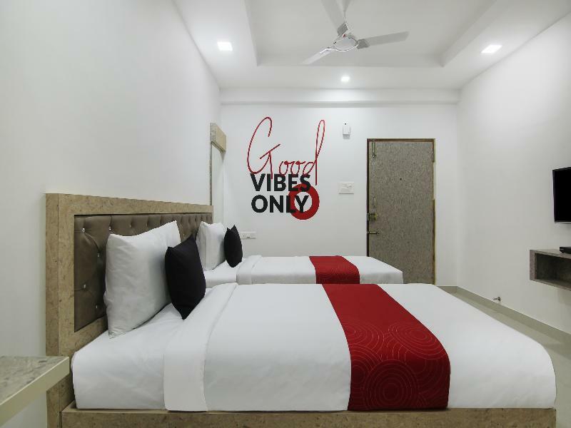 Hotel Super Grand Collection O Near Sarjapur Road Near 7D Voyage Bangalore Esterno foto